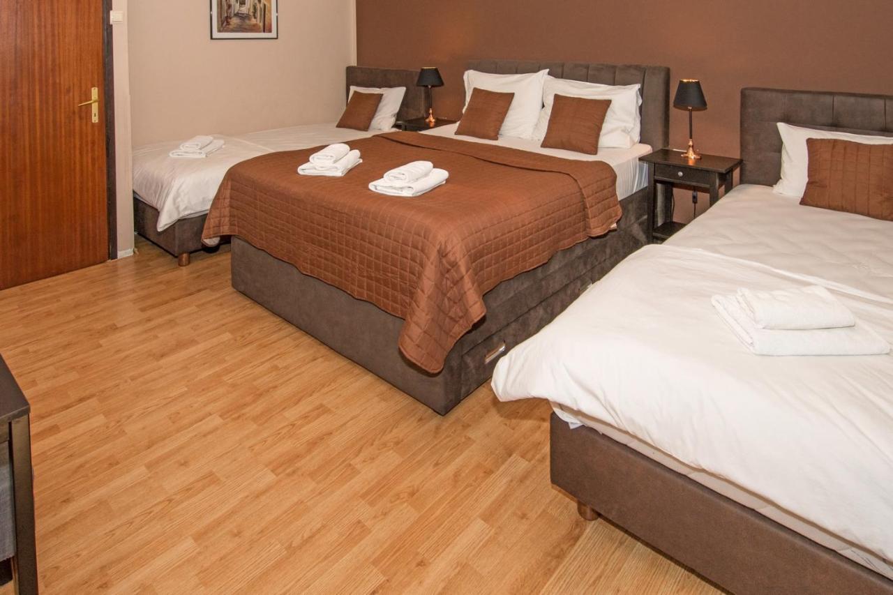 Bed & Breakfast Anita Medulin Exteriör bild