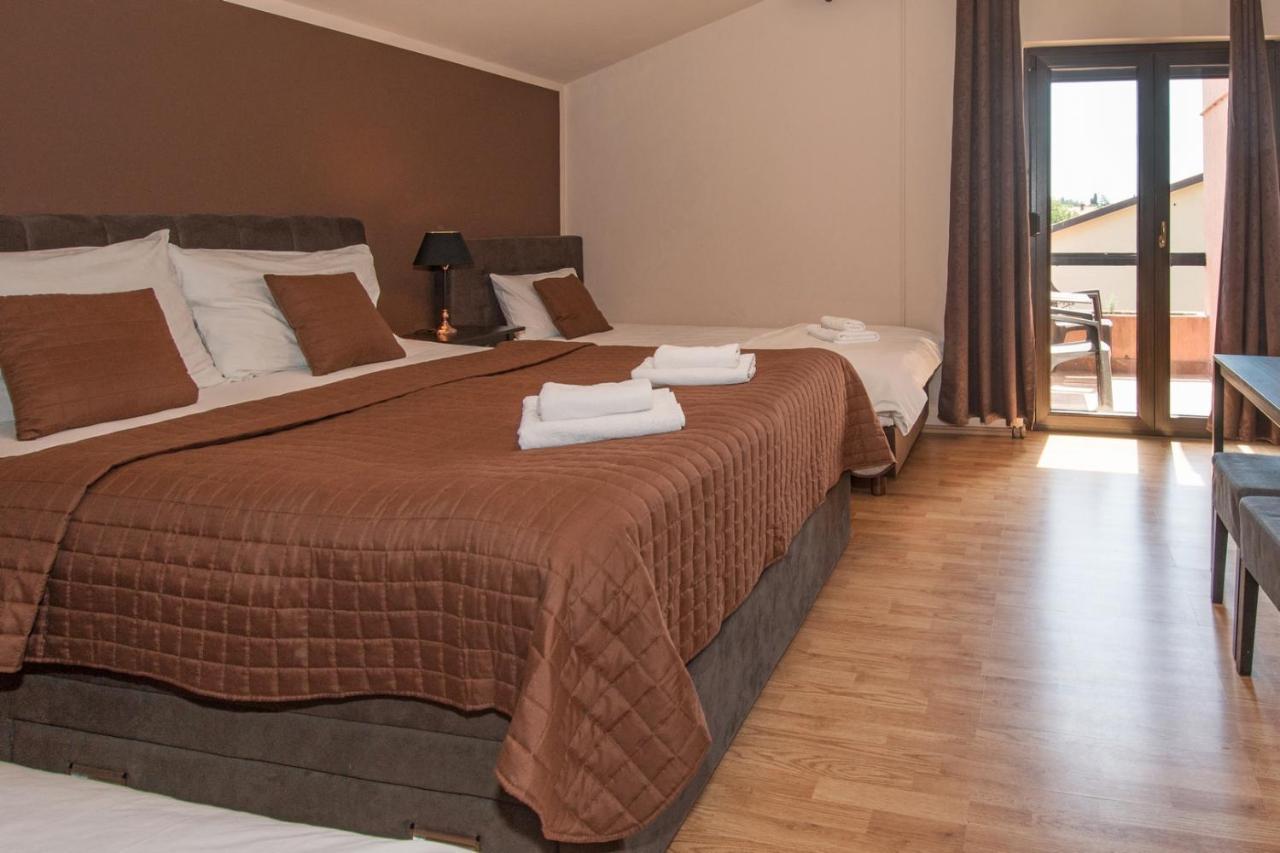 Bed & Breakfast Anita Medulin Exteriör bild