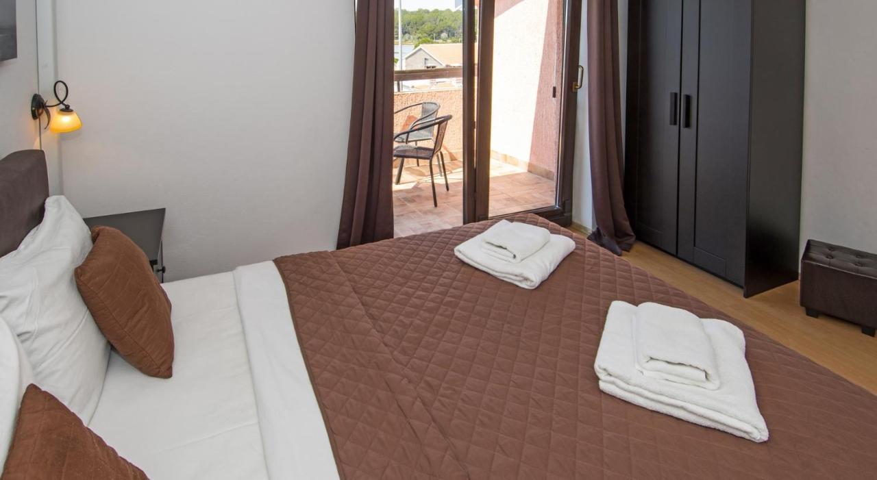 Bed & Breakfast Anita Medulin Exteriör bild